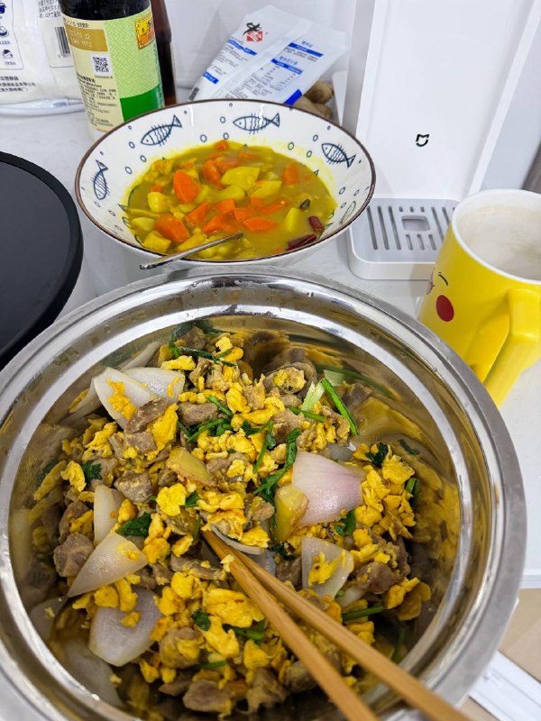 #一人食 原来是农家一碗香，但是忘记买青椒了，只能用干辣椒代替