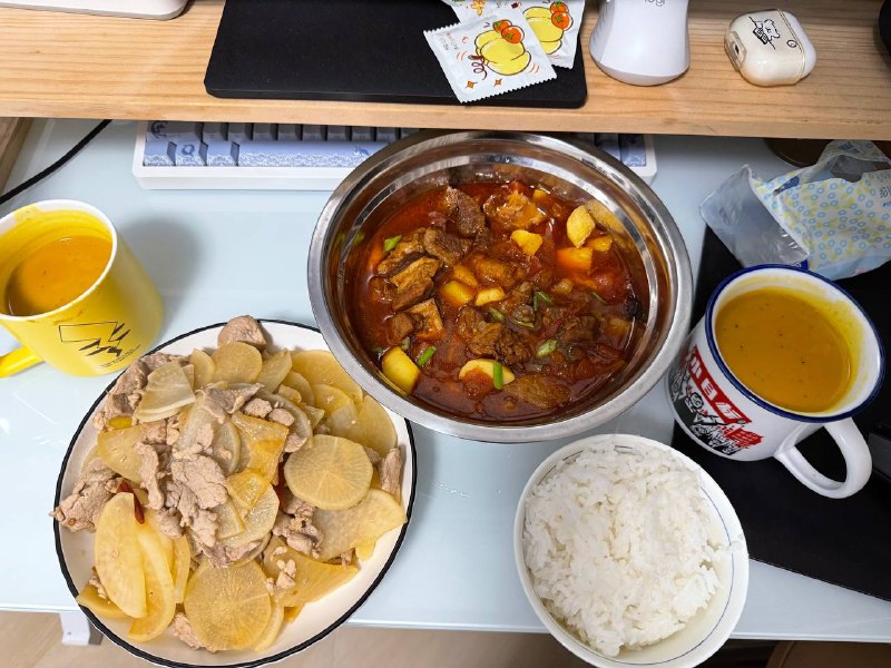 #一人食狗女人还在蹭饭