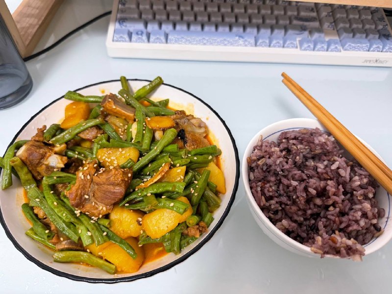 #一人食 豆角再不吃就坏了，只能让排骨焖豆角返场了