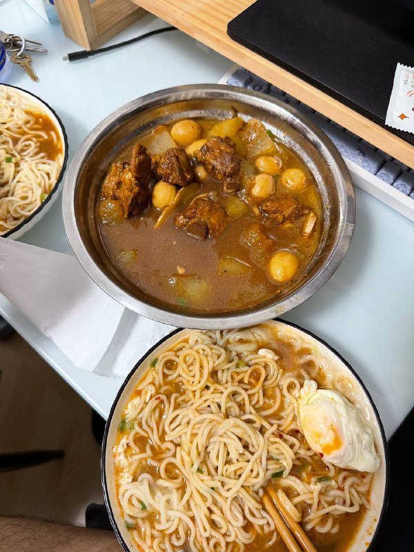 #一人食没错，狗女人又来蹭饭了