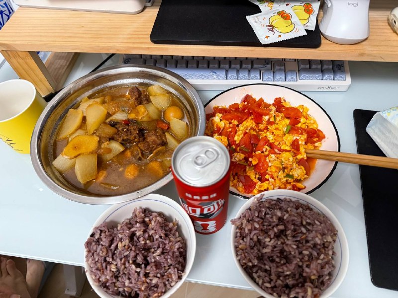 #一人食狗女人还在蹭饭