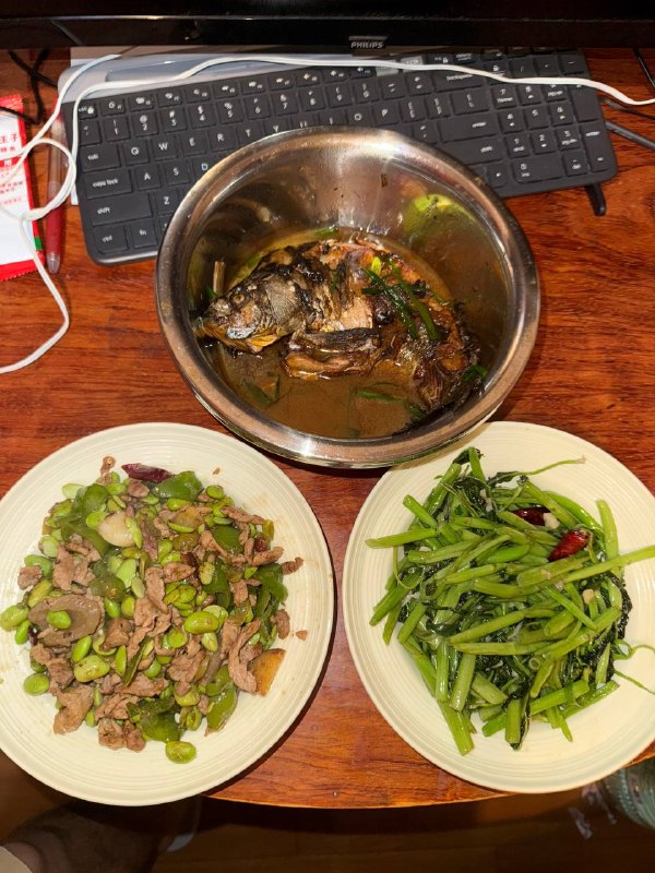 #一人食红烧鲫鱼，油放的有点多了